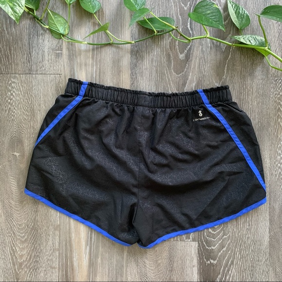 New Balance women’s running shorts, size small - Picture 5 of 6